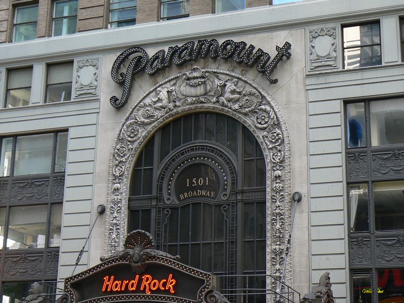 Paramount Building: Entree du Paramount Building 2